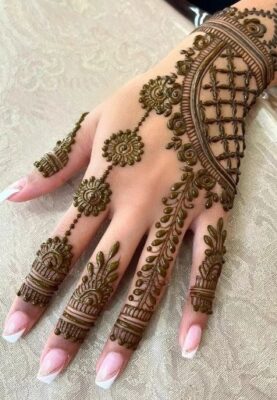 Traditional brides prefer Stylish Full Hand Mehndi Design