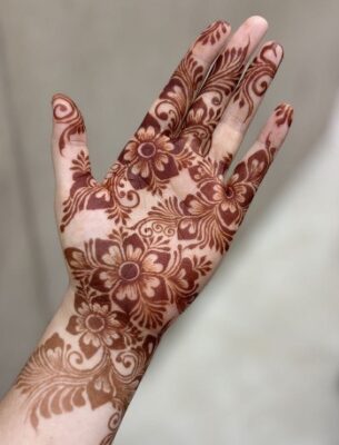 Trendy Mehndi Design Front Hand is loved by all