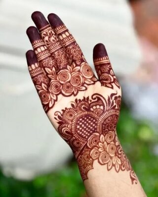 Unique Mehndi Design Easy helps you stand out