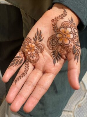 Unique Mehndi Design shows creativity