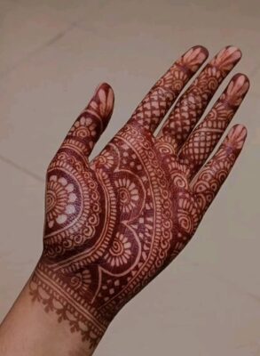 You can mix motifs in any Arabic Mehndi Design