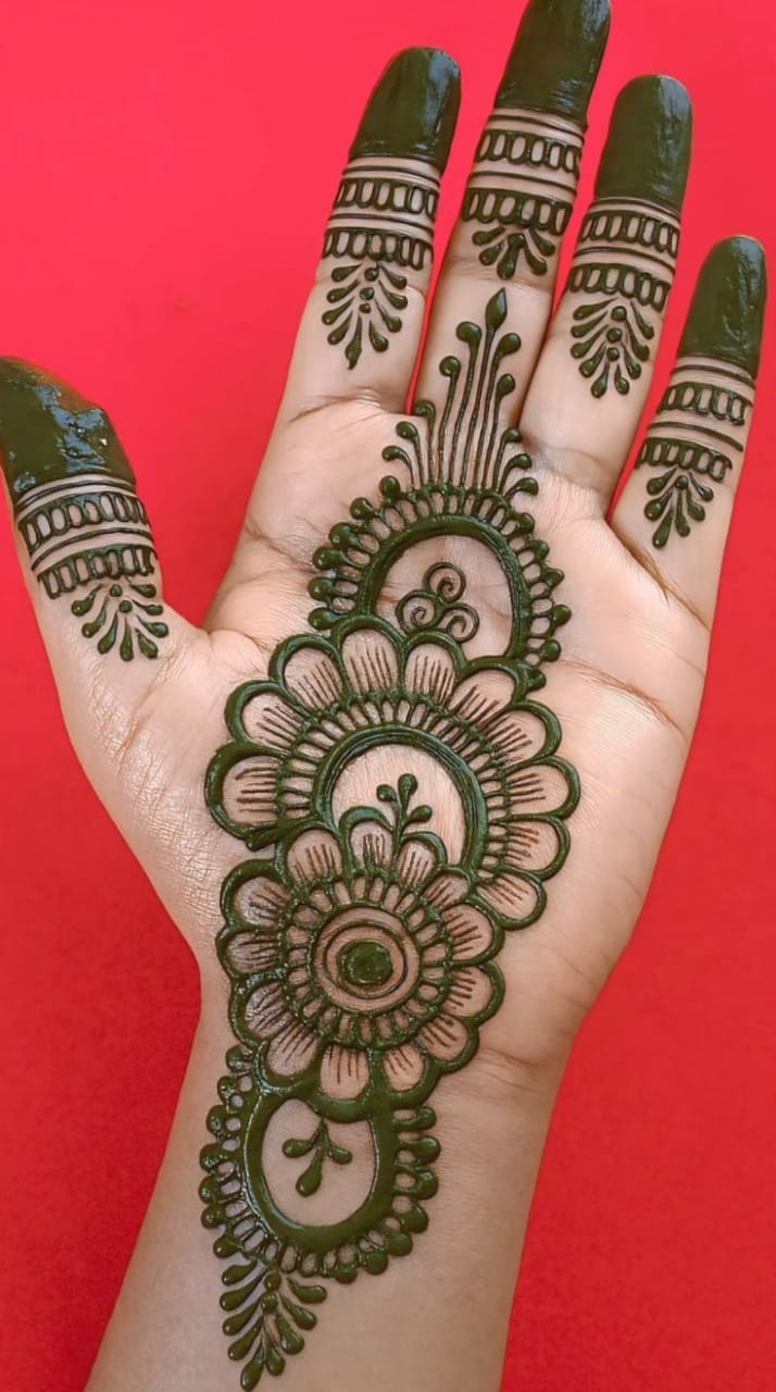Bold Mehndi Design stands out clearly