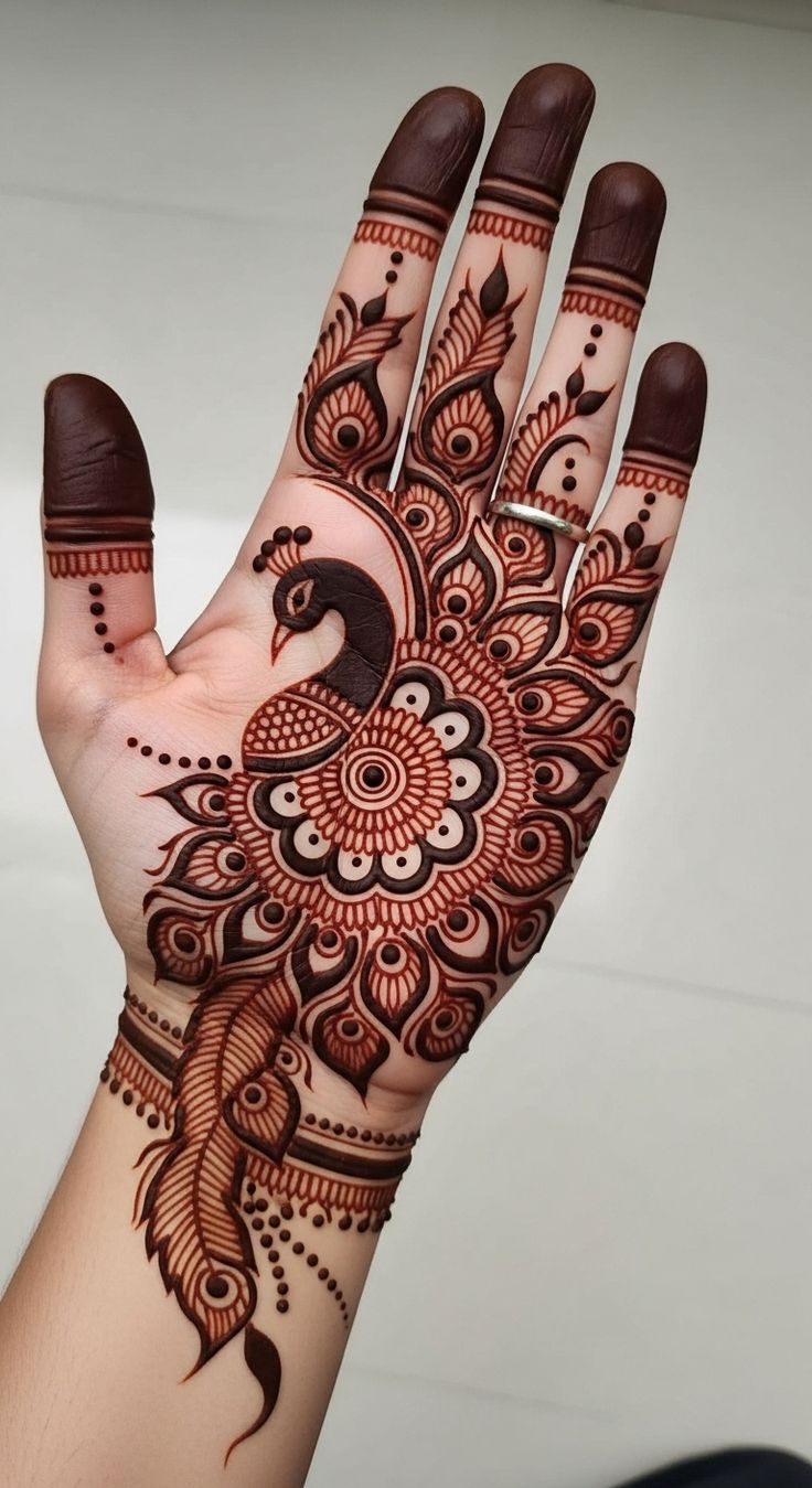 Elegant Mehndi Design fits all occasions