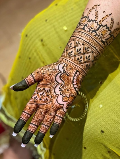Full Hand Mehndi Design Photo