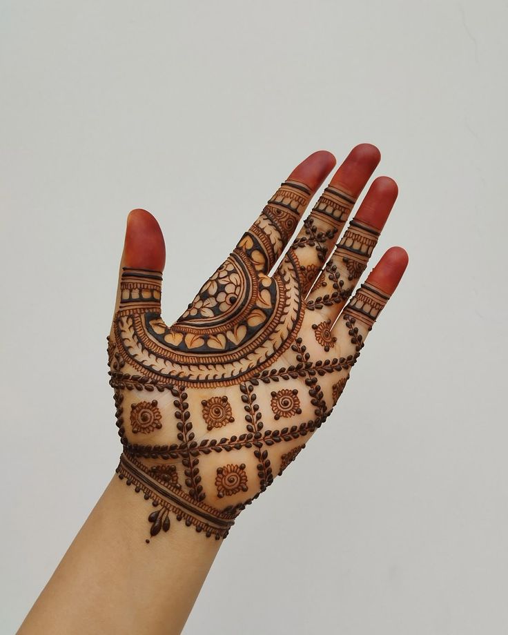 Heavy Mehndi Design suits wedding functions