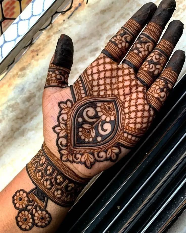Simple Mehndi Design saves time and effort