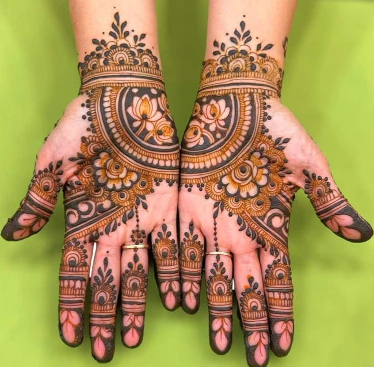 Simple arabic mehndi design dries quickly and looks neat