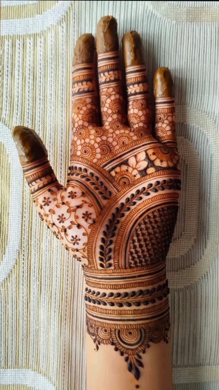 Stylish Mehndi Design is popular among young girls