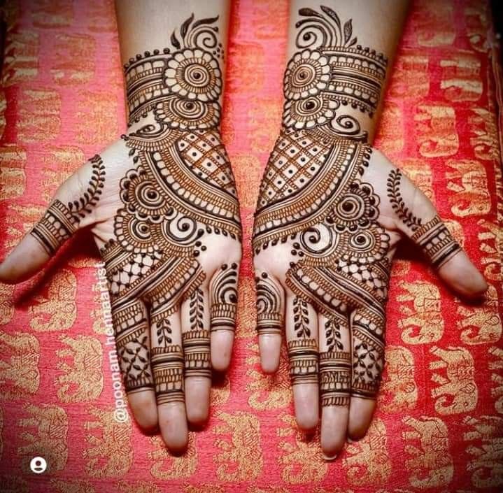 Stylish arabic mehndi design enhances hand beauty