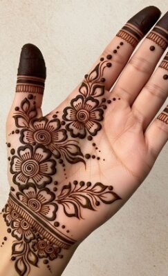 A Simple Mehndi Design works well for beginners