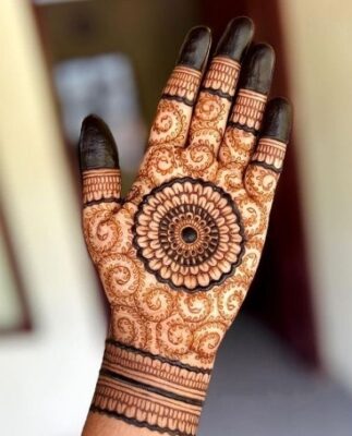 Arabic Mehndi Design is bold and stylish