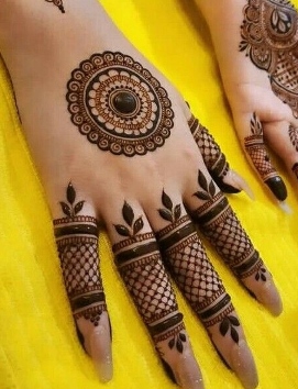 Back hand Mehndi Design gives a classy appearance