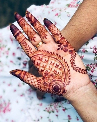 Easy Mehndi Design is perfect for beginners to practice