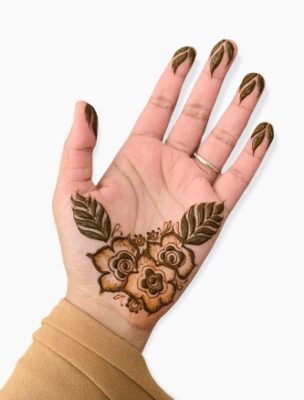 Easy Mehndi Design looks clean and elegant