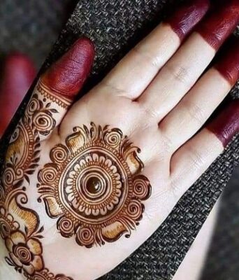 Easy Mehndi Design works for small functions