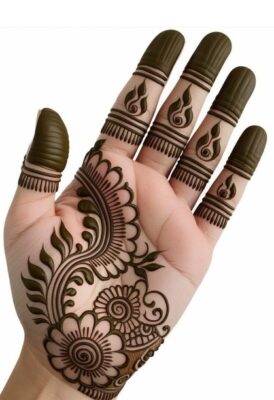 Easy lines make a Simple Mehndi Design look clean