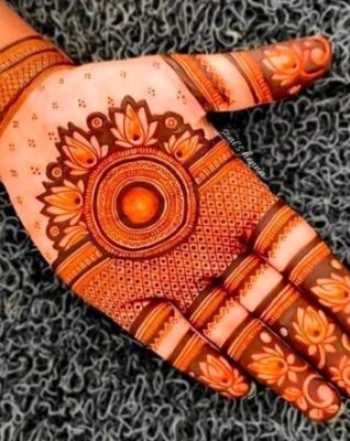 Front Hand Simple Mehndi Design feels light and elegant