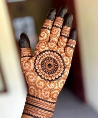 Front Hand Simple Mehndi Design feels light and neat