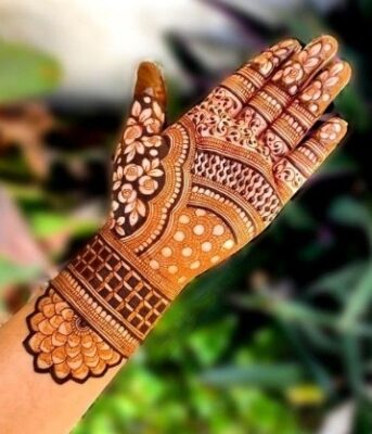 Front Hand Simple Mehndi Design highlights palm beauty