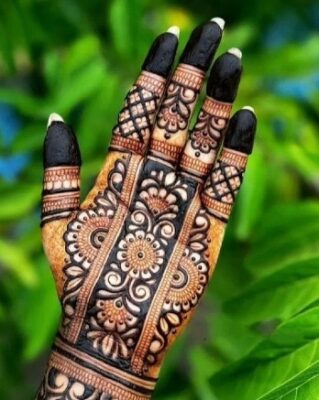 Front Hand Simple Mehndi Design is easy to customize
