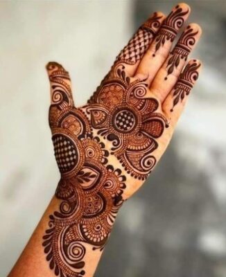 Front Hand Simple Mehndi Design is perfect for beginners
