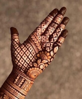 Front Hand Simple Mehndi Design is simple yet stylish