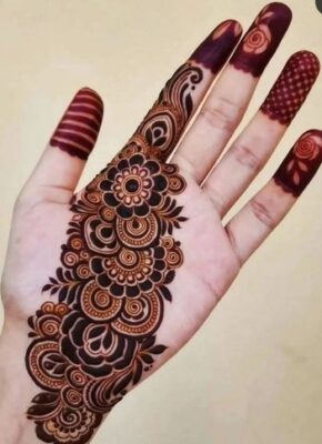 Front Hand Simple Mehndi Design keeps the design lightweight
