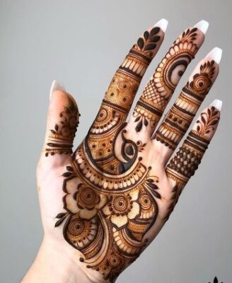 Front Hand Simple Mehndi Design looks elegant and clean