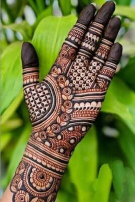 Henna New Mehndi Design enhances hand elegance