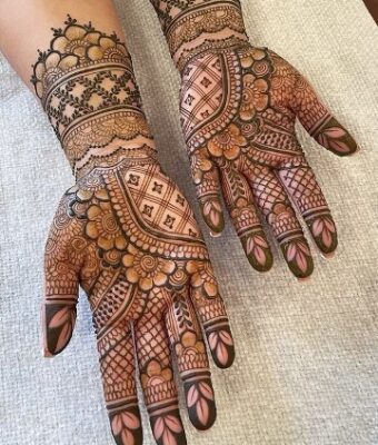Henna New Mehndi Design highlights finger beauty