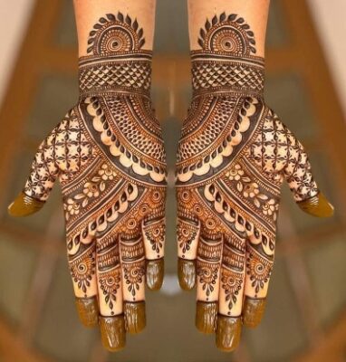 Henna New Mehndi Design is easy to apply
