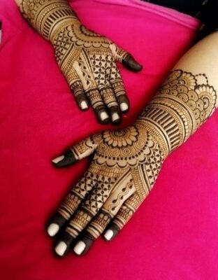 Henna New Mehndi Design is easy to customize