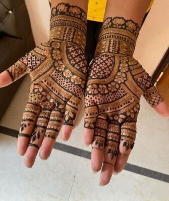 Henna New Mehndi Design looks fresh and stylish