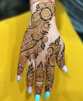 Mehndi Design Back Hand looks elegant and stylish