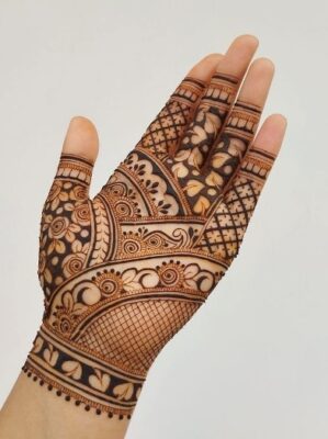 Mehndi Design Easy And Beautiful is perfect for kids too