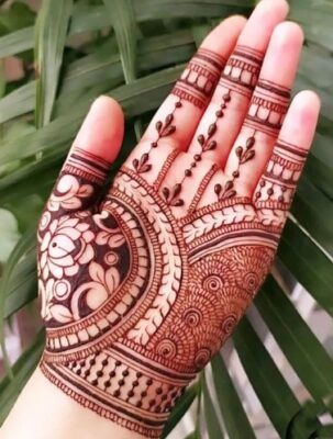Mehndi Design Easy And Beautiful looks neat and attractive