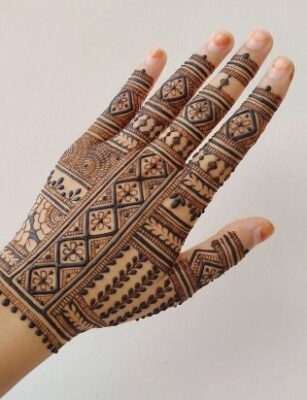 Mehndi Design Photo gives clear design reference