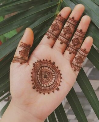 Mehndi Design Simple enhances hand beauty naturally