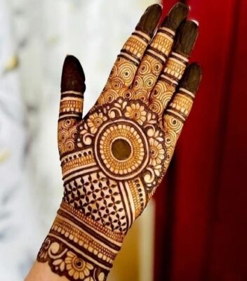 Mehndi Design Simple enhances hand elegance