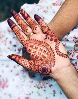 Mehndi Design Simple is easy for beginners