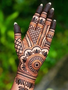 Mehndi Design Simple is perfect for beginners
