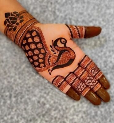 Mehndi Design Simple is suitable for kids