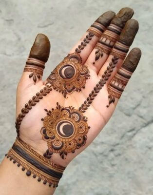 Mehndi Design Simple is trendy and graceful