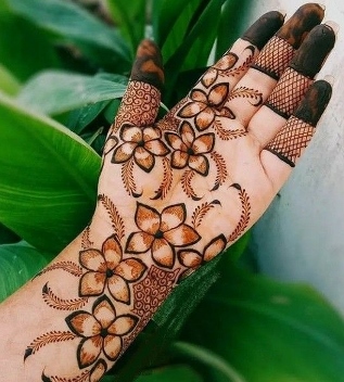 Mehndi Design Simple keeps the design minimal and classy