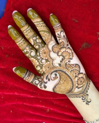 Mehndi Design completes the festive appearance