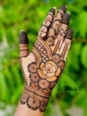 Mehndi Design completes the festive appearance