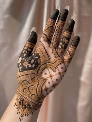 Mehndi Design enhances overall hand style