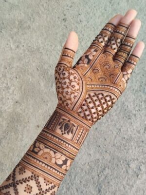 Mehndi Design gives a fresh and elegant look