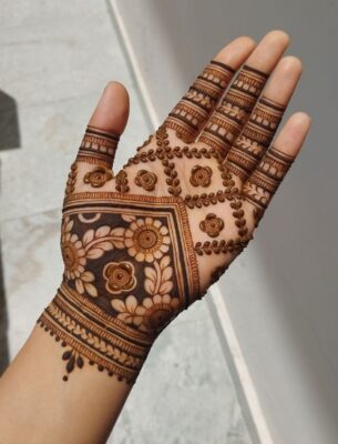 Mehndi Design gives a soft and classy appearance