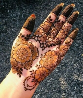 Mehndi Design is easy for beginners to try